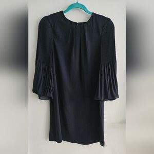 🔥SALE - NWT H&M Pleated Bell Sleeve Dress (Navy, Size 2)